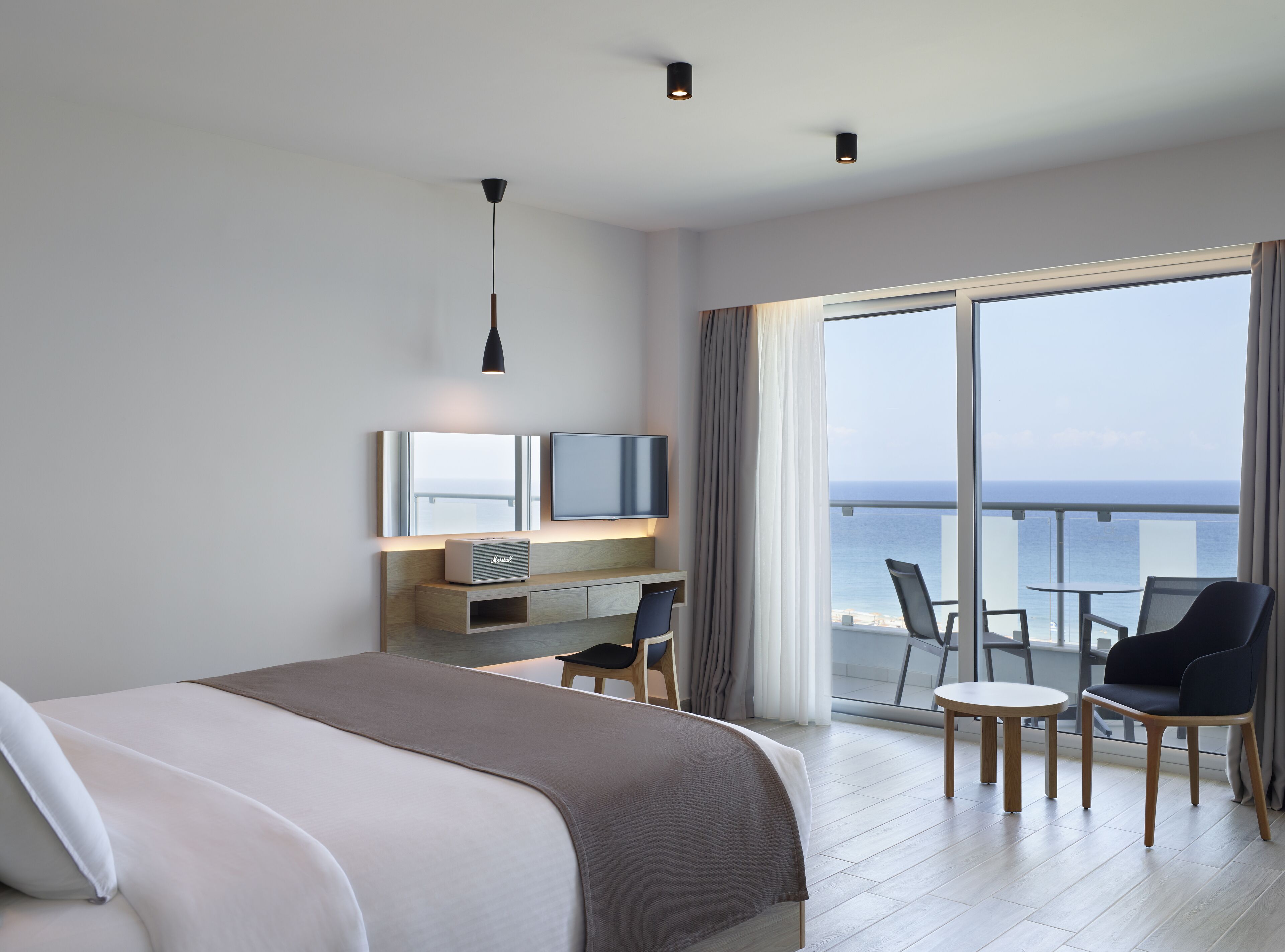 suite with sea view | in-room safe, blackout curtains, free wifi, bed sheets