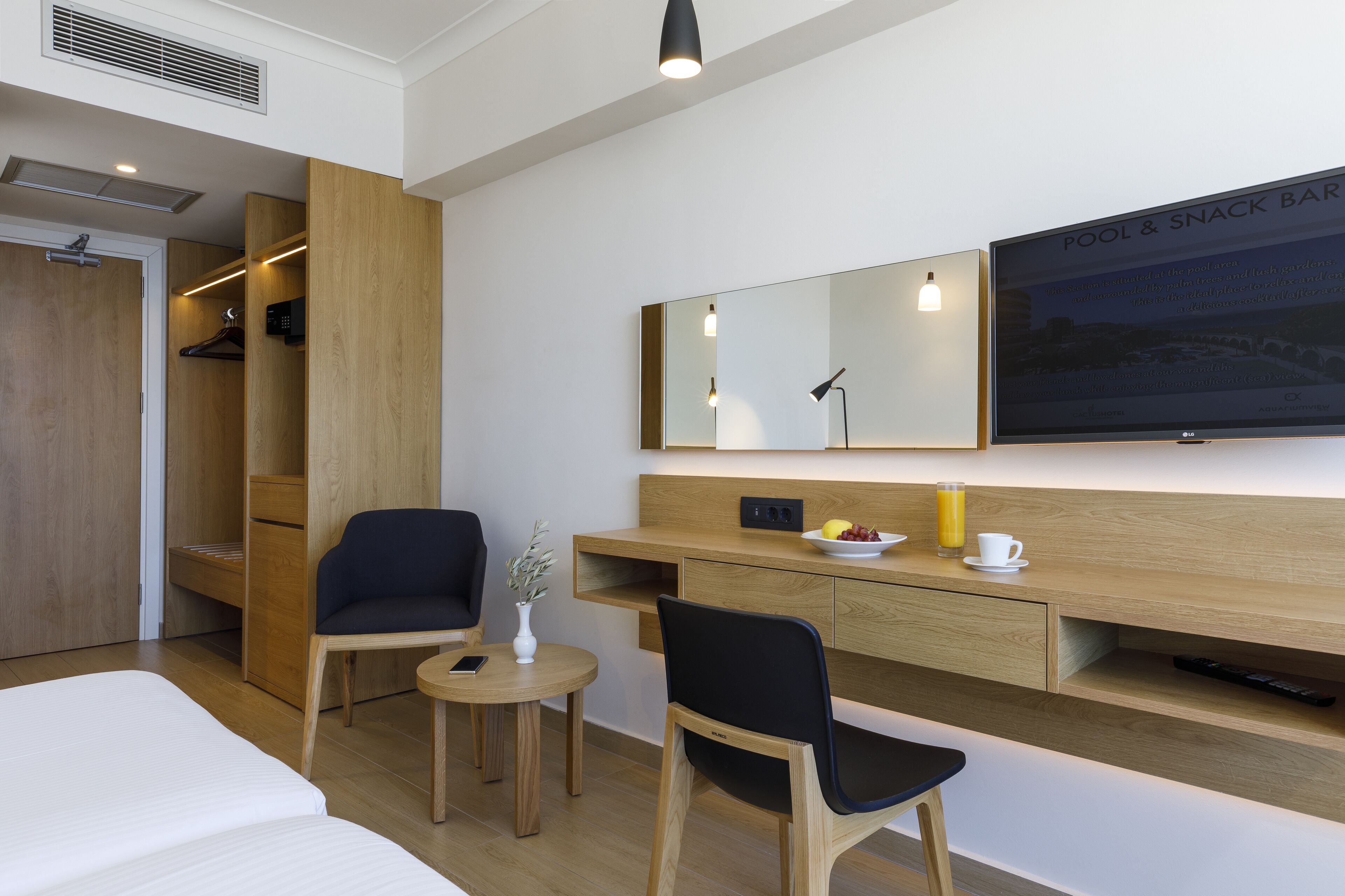 superior double or twin room, partial sea view | in-room safe, blackout curtains, free wifi, bed sheets