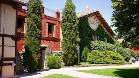 Exterior. LA POSADA DEL RANCHO