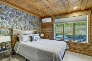 13 habitaciones, escritorio y tabla de planchar con plancha 