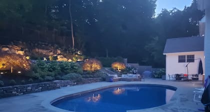 Downtown sanctuary with stunning pool & gardens available from Aug1 2024 for 6m