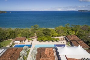 منظر من الجو على ارتفاع عالٍ