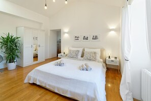 4 soveværelser, skrivebord, strygejern/strygebræt, gratis Wi-Fi