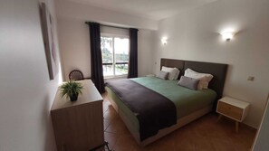 1 bedroom, in-room safe, iron/ironing board, free WiFi