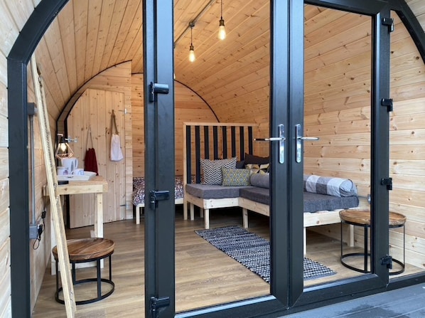 Basic Triple Room | Free WiFi, bed sheets