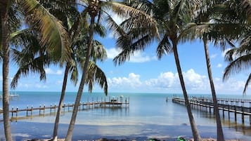 Beach nearby, sun-loungers, beach towels