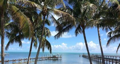 Beach House🌴Waterfront, Private Pool, Boat Dock on Gulf with Amazing Sunsets!☀️