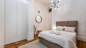 1 Schlafzimmer, Schreibtisch, Bügeleisen/Bügelbrett, Internetzugang