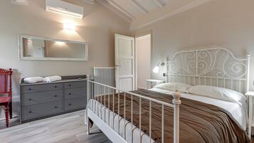 5 Schlafzimmer, BĂŒgeleisen/BĂŒgelbrett, Reisekinderbett, kostenloses WLAN