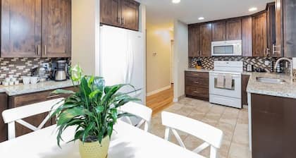 Modern Comfort and Convenience Near Downtown and Ski Resorts