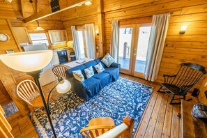 Smart TV - Private Seneca Lake View Cabin, Walkable, Wineries, Fire Pit, Near Geneva! (Geneva)