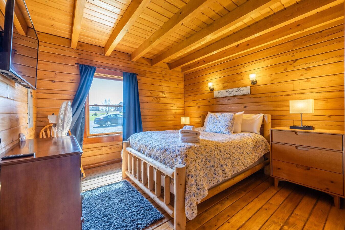 3 多间卧室、办公桌、熨斗/熨衣板、旅行婴儿床