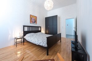 2 dormitorios, escritorio, wifi gratis y ropa de cama