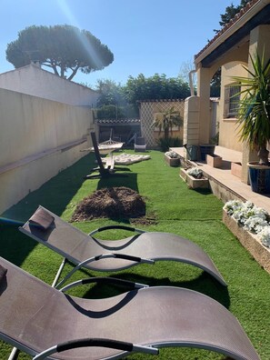 Terrace/patio - Luxurious villa in cap d'agde  (Agde)