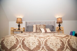 1 bedroom, travel cot, free WiFi, bed sheets