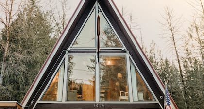 05MBH - Economical - WiFi - Pets Ok - F/P - D/W - Sleeps 2 by RedAwning