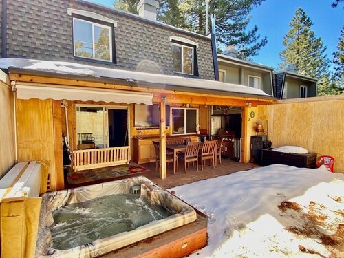 Beautiful Vacation Retreat within a walking distance from the beach!!!