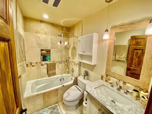 Tina, tina de hidromasaje, secadora de cabello, bidet