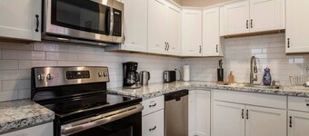 บ้านขนาดใหญ่ 3 ห้องนอน พร้อมสนามหลังบ้าน ใน NULU CozySuites