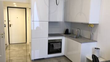 Kühlschrank, Ofen, Herdplatte, Geschirrspüler