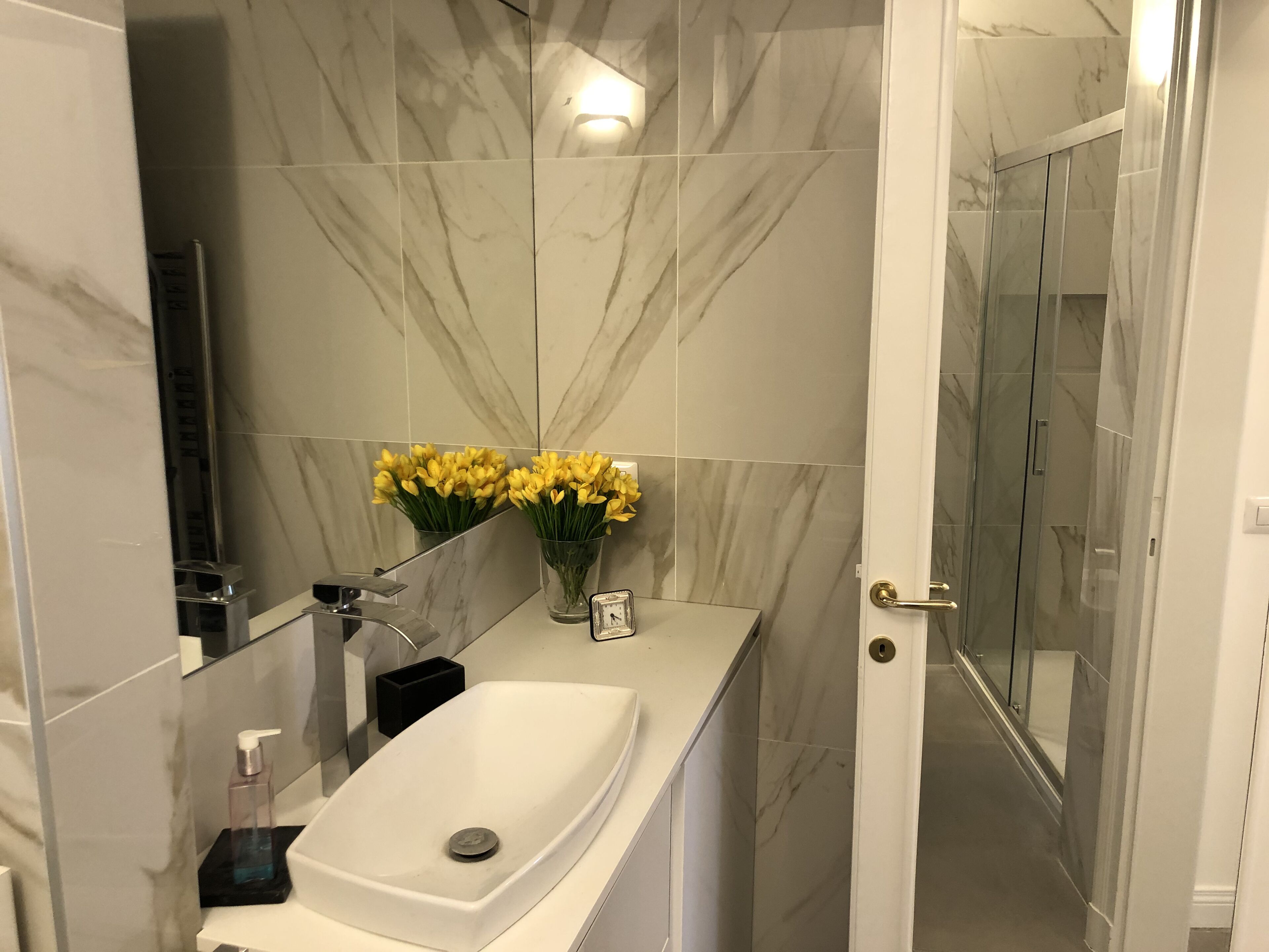 Doccia, asciugacapelli, bidet, asciugamani