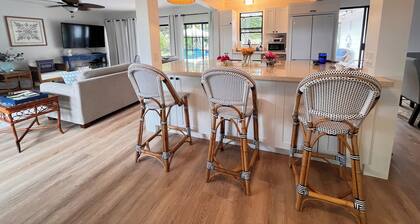 Kona Keauhou Newly Remodeled Home, Quiet private home on Golf course with
Pool.