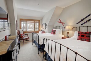 4 bedrooms, WiFi, bed sheets