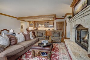 Fireplace, DVD player, stereo - 4Br Ski in/Ski Out the Top of Bachelor Gulch by RedAwning (Avon)