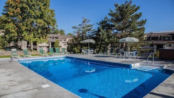 Condo, 1 Queen Bed with Sofa bed (Pinnacle E15) | Pool | Indoor pool, outdoor pool