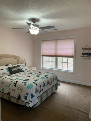 5 bedrooms, free WiFi, bed sheets