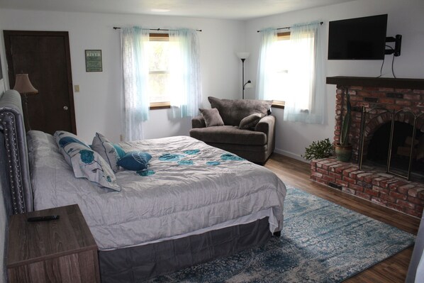 5 habitaciones, tabla de planchar con plancha, wifi y ropa de cama 