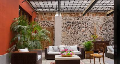 Suite in Historic Building w/Balconies/Superb Location
