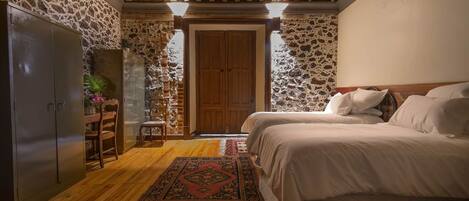 1 bedroom, desk, iron/ironing board, free WiFi