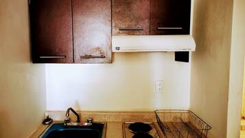 雪櫃、微波爐、爐具、廚房用具/餐具/器皿