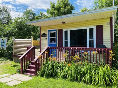 MacToimin Cottage Private Hot Tub Cabot Trail, Pleasant Bay,N.S.
