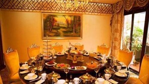 مطعم