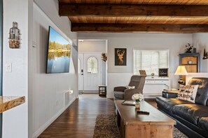 Smart-TV, Kamin, Videospiele