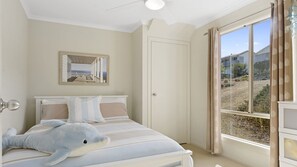 3 Schlafzimmer, Bügeleisen/Bügelbrett