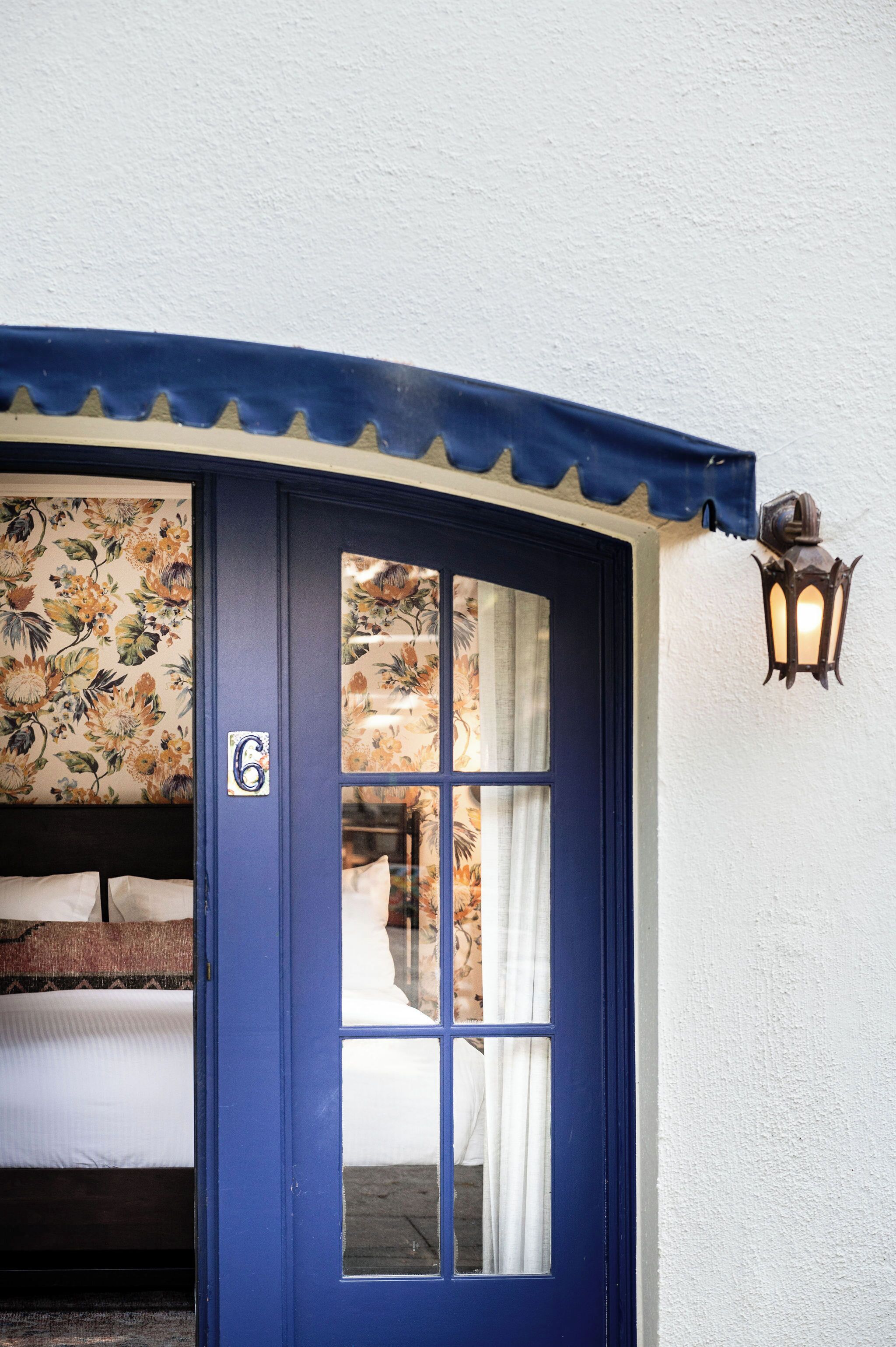 أغطية فراش متميزة وألحفة محشوة بالريش وأسرّة تيمبور بديك