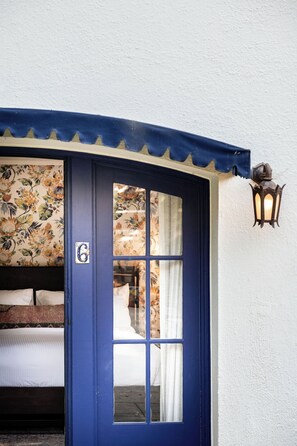 Rom, 1 kingsize-seng (Belden House) | Sengetøy av topp kvalitet, dundyner og Tempur-Pedic-senger