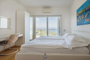 5 chambres, fer et planche à repasser, Wi-Fi, draps fournis