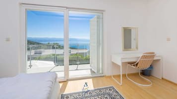 5 slaapkamers, een strijkplank/strijkijzer, wifi, beddengoed