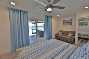 3 bedrooms, desk, iron/ironing board, free WiFi - Oceanfront home (Sarasota)