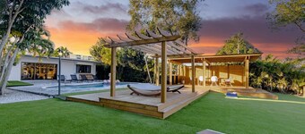 Lakefront Villa |Tropical Backyard+Kayak+Cool Deck