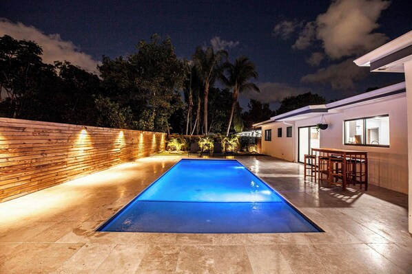 Outdoor pool, a heated pool - Villa Dubai | 6 BR |Tennis | BKB | Soccer | Pool (Miami)