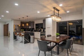 Dining - Villa Dubai | 6 BR |Tennis | BKB | Soccer | Pool (Miami)