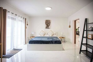 6 bedrooms, iron/ironing board, travel cot, free WiFi - Villa Dubai | 6 BR |Tennis | BKB | Soccer | Pool (Miami)