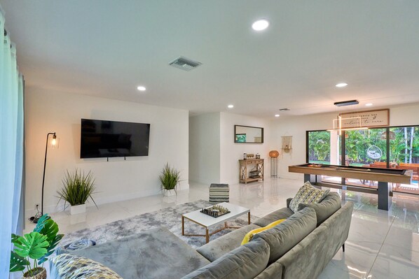 Smart TV, fireplace, offices