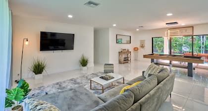 Mini Golf+Cool Spots+Grill & Terrace| Ideal Villa