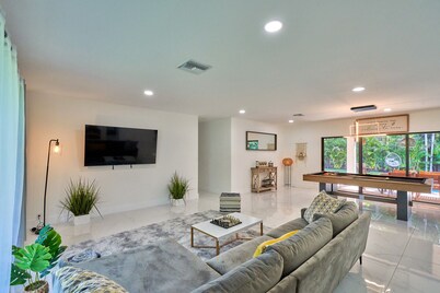 Mini Golf+Cool Spots+Grill & Terrace| Ideal Villa